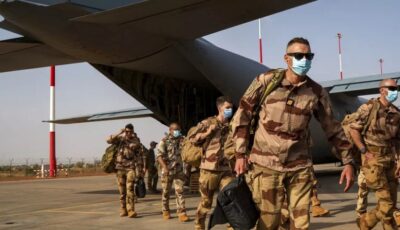 في أعقاب الانقلاب.. ماكرون يقرر سحب القوات الفرنسية من النيجر