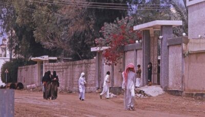 الخروج من المدارس بحي الملز قبل 49 عام