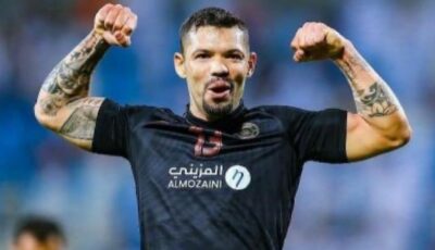 كارلوس يرفض الإعارة ويعود للشباب