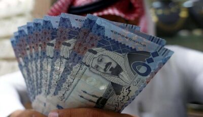 لا يوجد في الشرع ولا في النظام ما يسمى براتب للزوجة .. فيديو