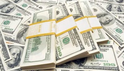 الدولار يواصل الهبوط ويقترب من أدنى مستوياته في ثلاث سنوات وسط تصاعد التوترات السياسية والاقتصادية