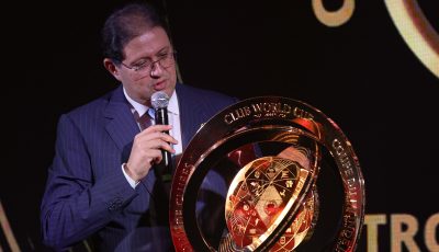 لماذا رفض الركراكي دعوة الوداد لاستقبال كأس العالم للأندية؟