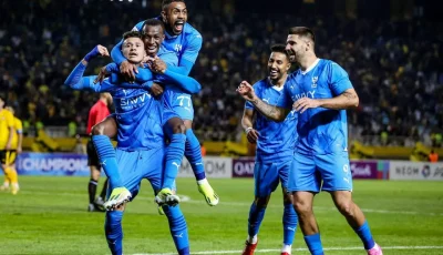عملاق إنجلترا يهنئ الشلهوب بتدريب الهلال